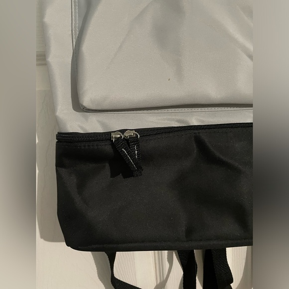 DSW backpack - Picture 2 of 4